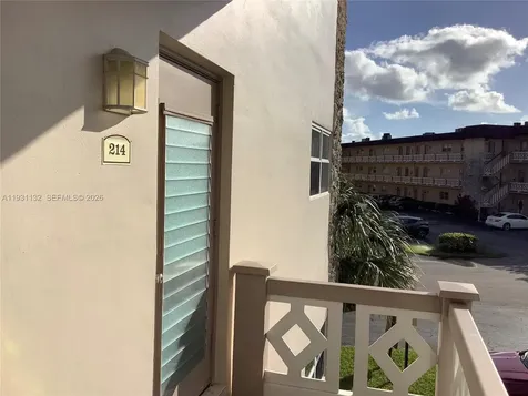5181 W Oakland Park Boulevard Lauderdale Lakes FL 33313