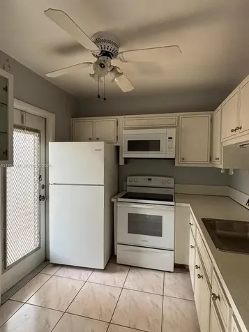 5181 W Oakland Park Boulevard Lauderdale Lakes FL 33313