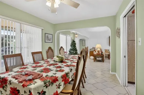 2221 NW 82nd Way Pembroke Pines FL 33024