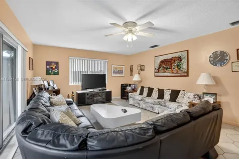 2221 NW 82nd Way Pembroke Pines FL 33024