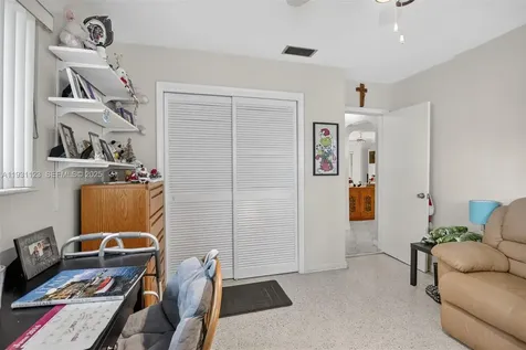 2221 NW 82nd Way Pembroke Pines FL 33024