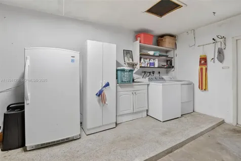 2221 NW 82nd Way Pembroke Pines FL 33024