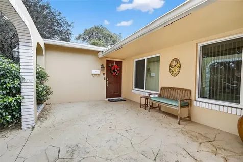 2221 NW 82nd Way Pembroke Pines FL 33024