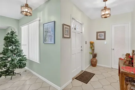 2221 NW 82nd Way Pembroke Pines FL 33024