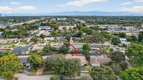 2221 NW 82nd Way Pembroke Pines FL 33024
