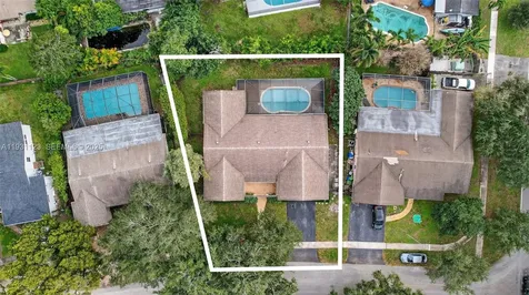 2221 NW 82nd Way Pembroke Pines FL 33024