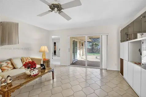 2221 NW 82nd Way Pembroke Pines FL 33024