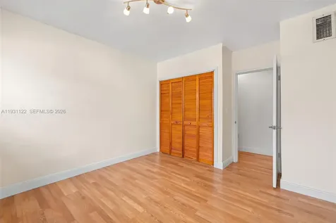 7270 Gary Avenue Miami Beach FL 33141