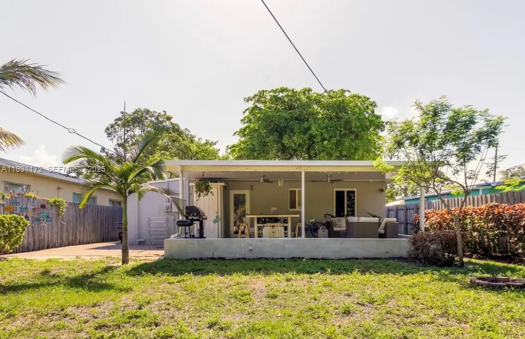 1243 NW 3rd Avenue Fort Lauderdale FL 33311
