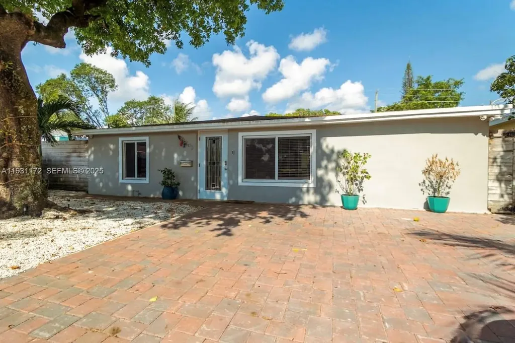 1243 NW 3rd Avenue Fort Lauderdale FL 33311