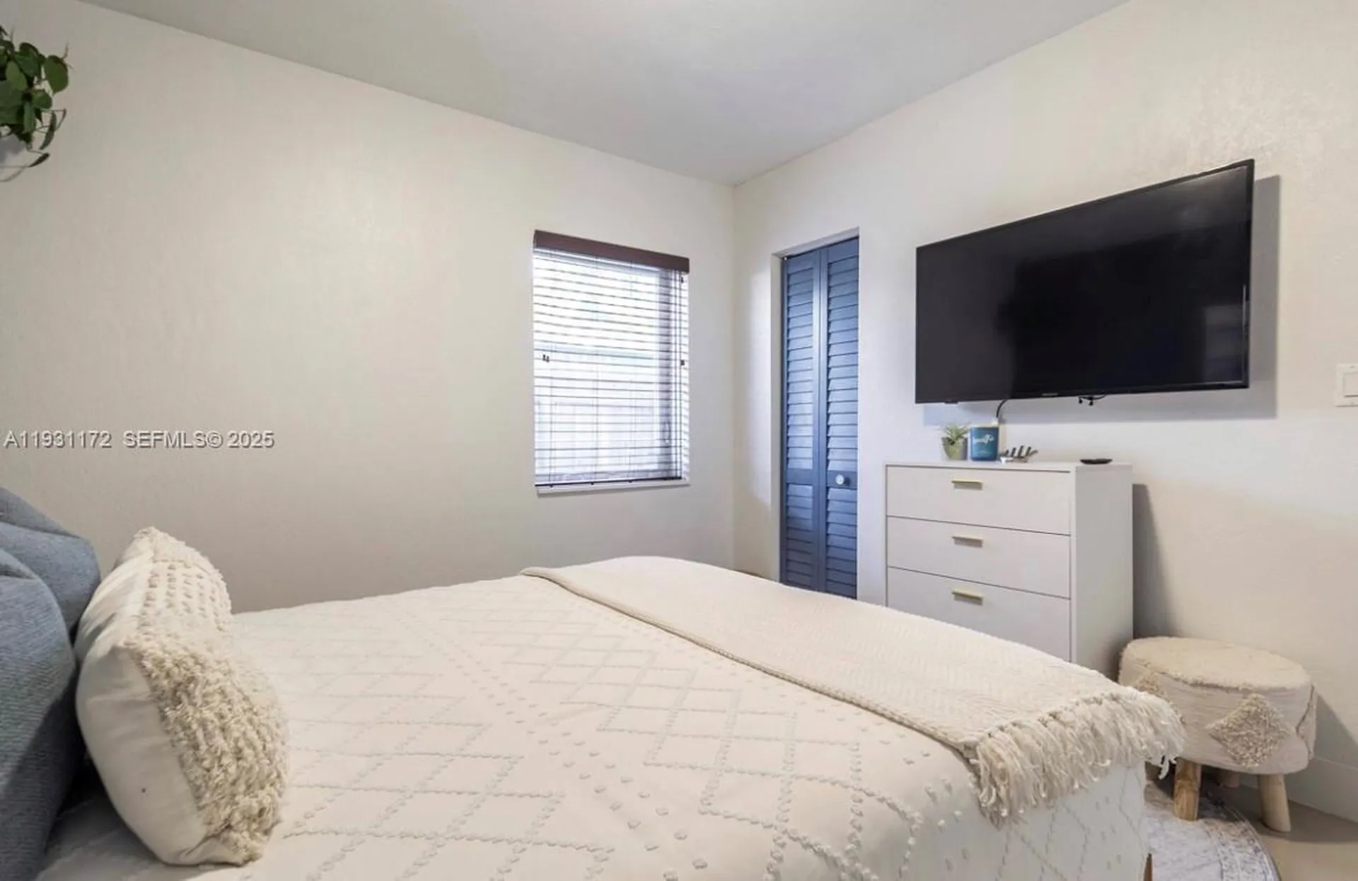 1243 NW 3rd Avenue Fort Lauderdale FL 33311