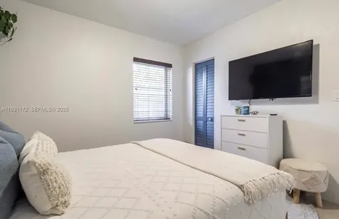 1243 NW 3rd Avenue Fort Lauderdale FL 33311