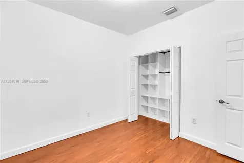 3549 W 89th Place Hialeah FL 33018