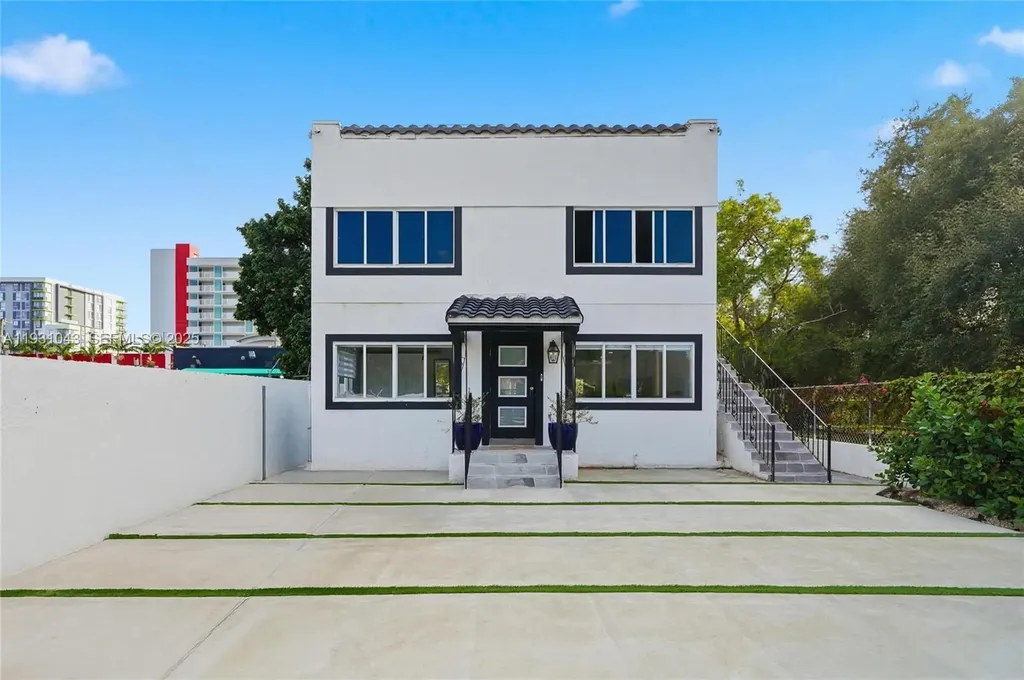 1590 NW 38th Street Miami FL 33142