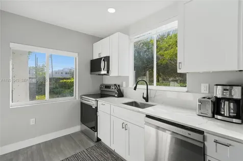 1590 NW 38th Street Miami FL 33142