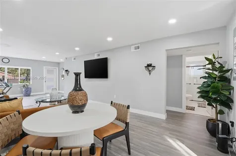1590 NW 38th Street Miami FL 33142