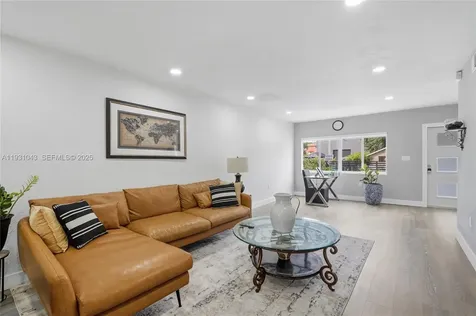 1590 NW 38th Street Miami FL 33142