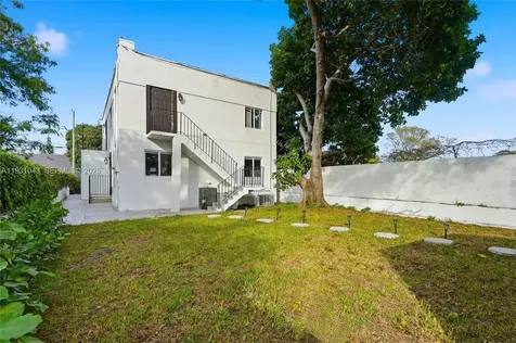 1590 NW 38th Street Miami FL 33142