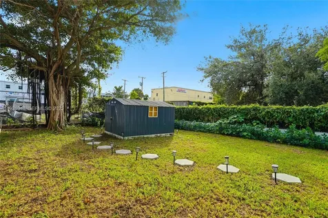 1590 NW 38th Street Miami FL 33142