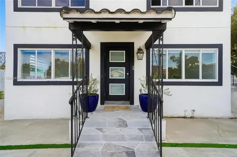 1590 NW 38th Street Miami FL 33142