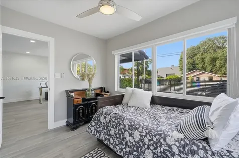 1590 NW 38th Street Miami FL 33142