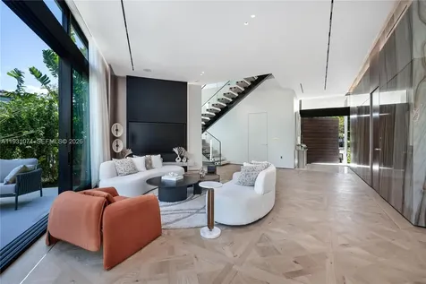 1045 W 47th Court Miami Beach FL 33140