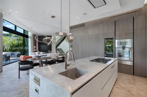 1045 W 47th Court Miami Beach FL 33140