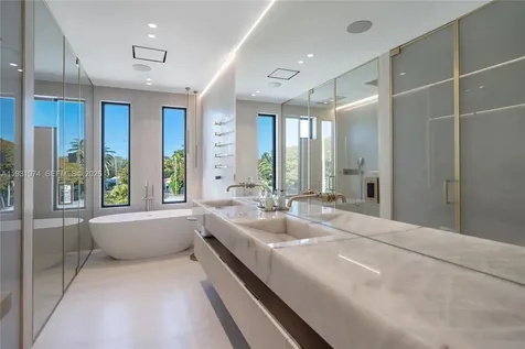 1045 W 47th Court Miami Beach FL 33140