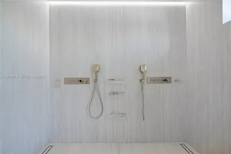 1045 W 47th Court Miami Beach FL 33140