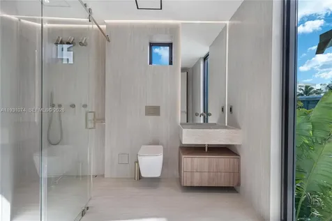 1045 W 47th Court Miami Beach FL 33140