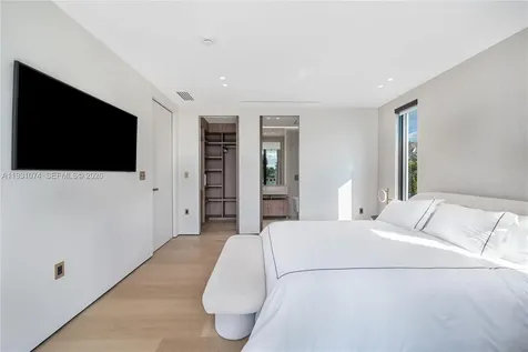 1045 W 47th Court Miami Beach FL 33140