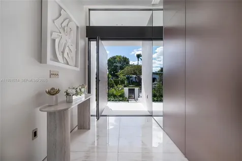 1045 W 47th Court Miami Beach FL 33140