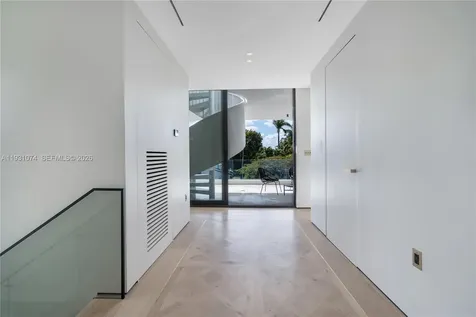 1045 W 47th Court Miami Beach FL 33140