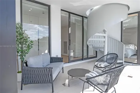 1045 W 47th Court Miami Beach FL 33140