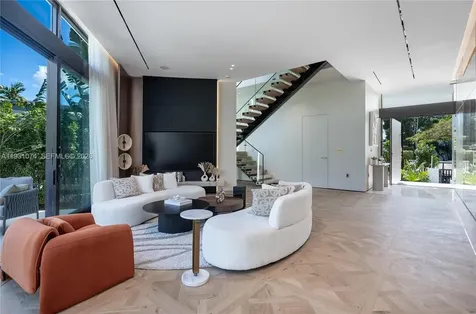1045 W 47th Court Miami Beach FL 33140