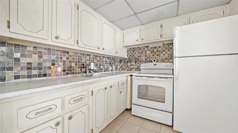 79 Suffolk B Boca Raton FL 33434