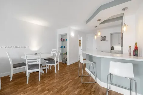 6917 Collins Avenue Miami Beach FL 33141
