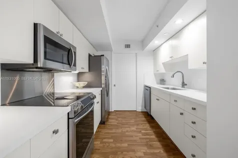 6917 Collins Avenue Miami Beach FL 33141