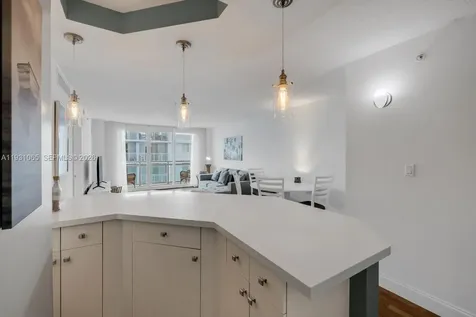 6917 Collins Avenue Miami Beach FL 33141