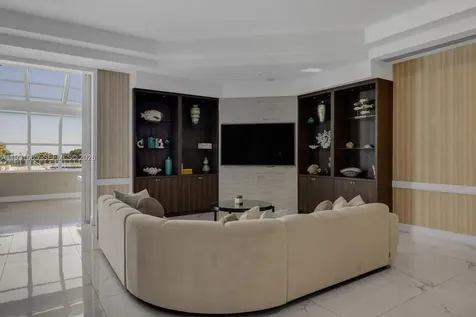 6917 Collins Avenue Miami Beach FL 33141