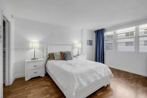 6917 Collins Avenue Miami Beach FL 33141