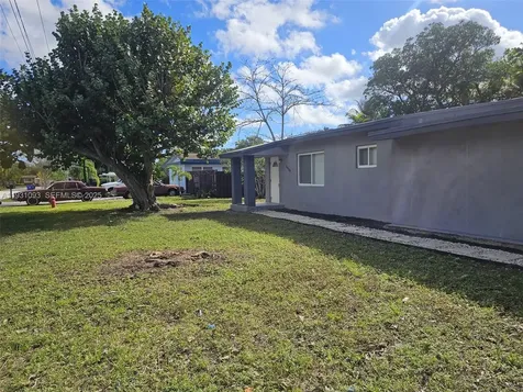 2488 SW 6th Court Fort Lauderdale FL 33312