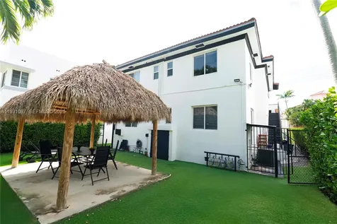 815 W 39th Street Miami Beach FL 33140