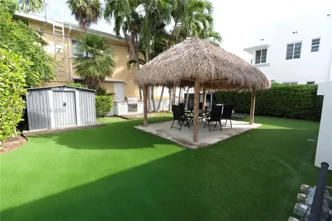 815 W 39th Street Miami Beach FL 33140