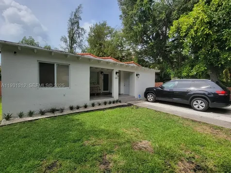 3689 SW 1st Avenue Miami FL 33145