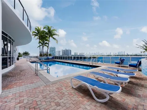 1900 Sunset Harbour Drive Miami Beach FL 33139