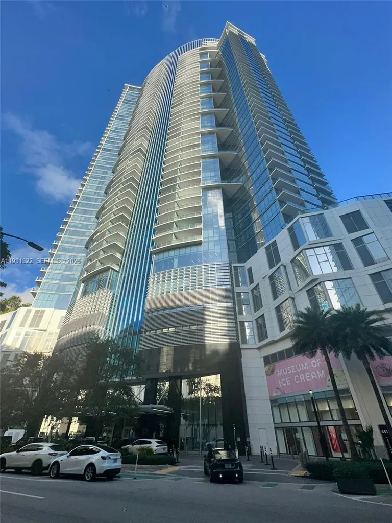 851 NE 1st Avenue Miami FL 33132
