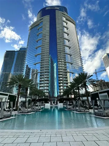 851 NE 1st Avenue Miami FL 33132