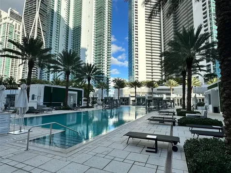 851 NE 1st Avenue Miami FL 33132