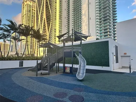 851 NE 1st Avenue Miami FL 33132